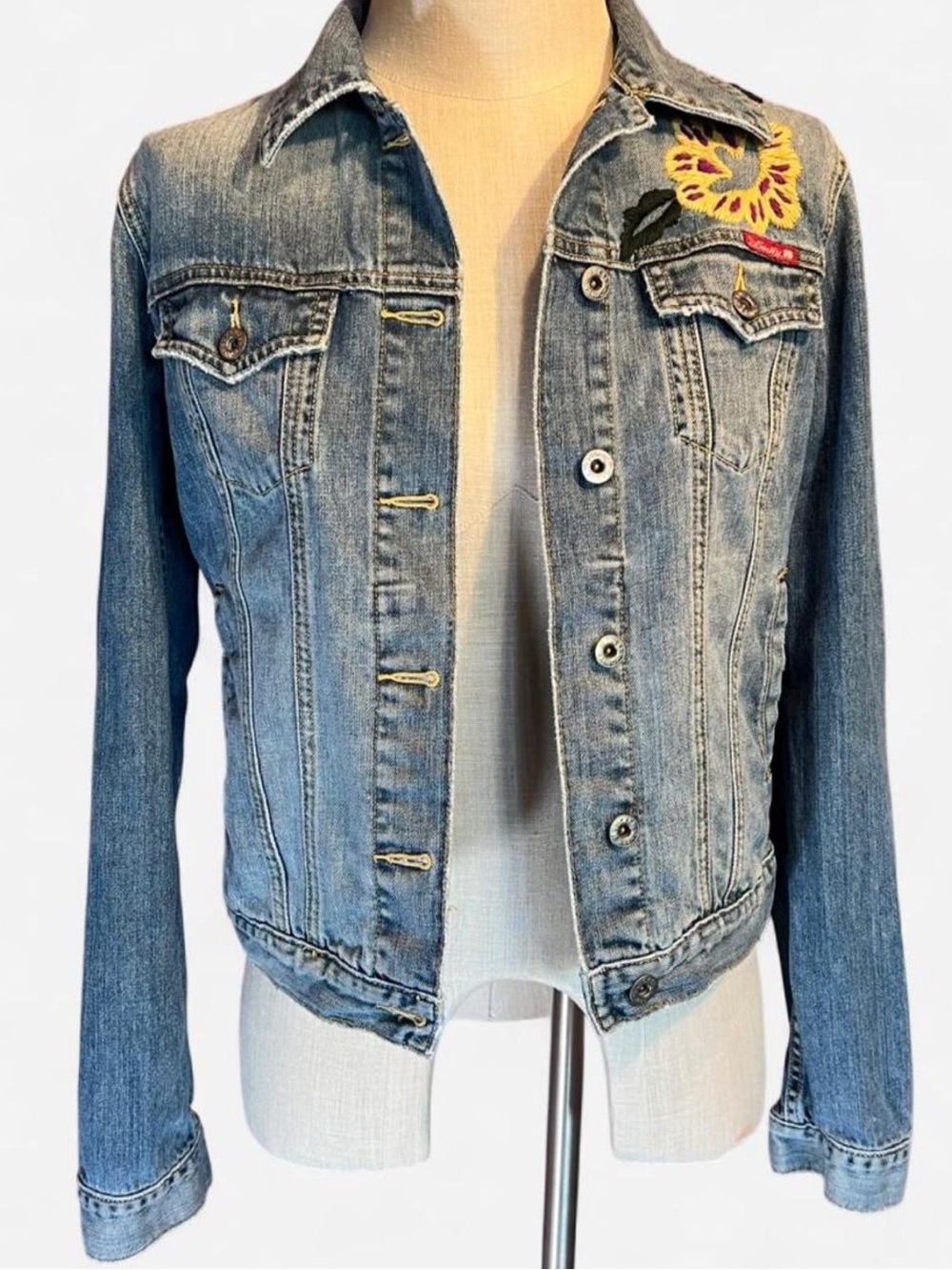 🌼Y2K Lucky Brand Embroidered Denim Jacket • Floral Green Yellow Purple Black - Picture 3 of 5